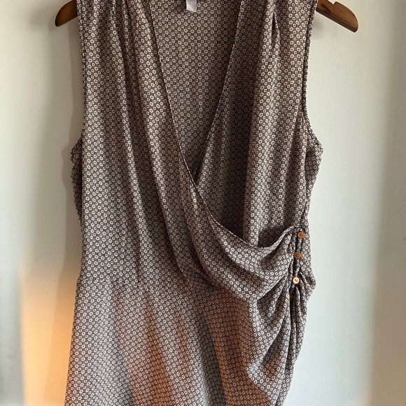 Chelsea28 Tops - Elegant Brown Sleeveless Top